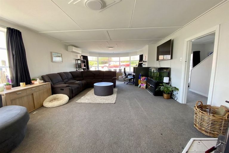 Photo of property in 6 Cossens Street, Balclutha, 9230