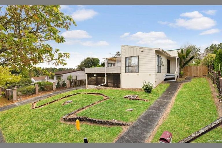 Photo of property in 20 Ransom Smyth Drive, Goodwood Heights, Auckland, 2105