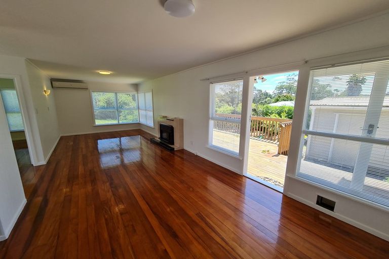 Photo of property in 107 Vodanovich Road, Te Atatu South, Auckland, 0610