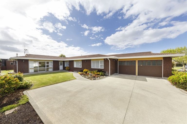 Photo of property in 17 Chippendale Crescent, Highbury, Palmerston North, 4412