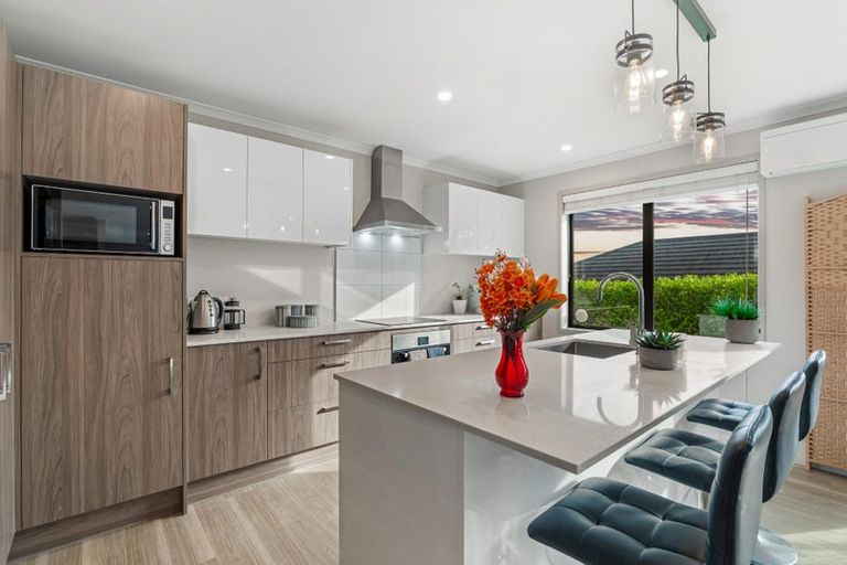 Photo of property in 8 Grenache Way, Kumeu, 0810