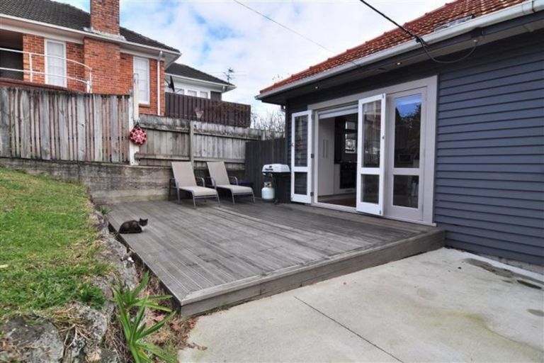 Photo of property in 1/163 Titirangi Road, New Lynn, Auckland, 0600