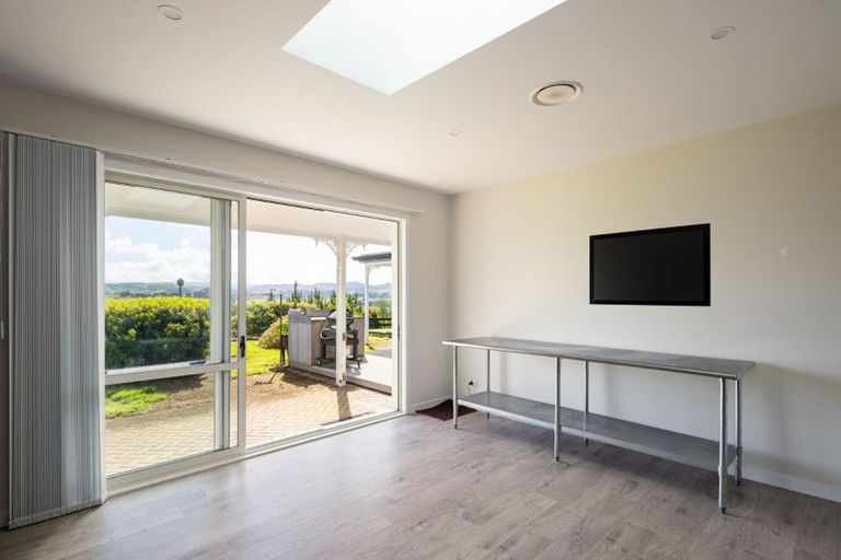 Photo of property in 300 Grove Road, Te Pahu, Hamilton, 3285