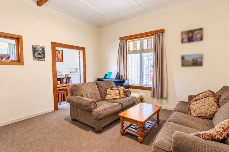 Photo of property in 69 Gladstone Street, Hawera, 4610