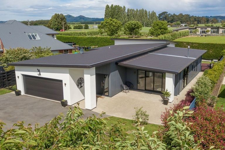 Photo of property in 13 Huntly Road, Outram, 9019