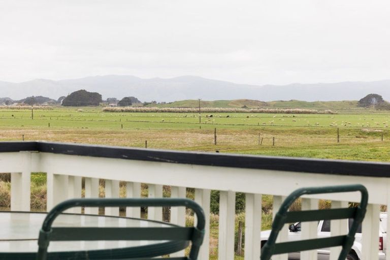 Photo of property in 67 Hartley Street, Foxton Beach, Foxton, 4815