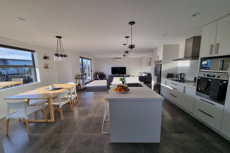 Photo of property in 37 Franks Way, Papamoa Beach, Papamoa, 3118