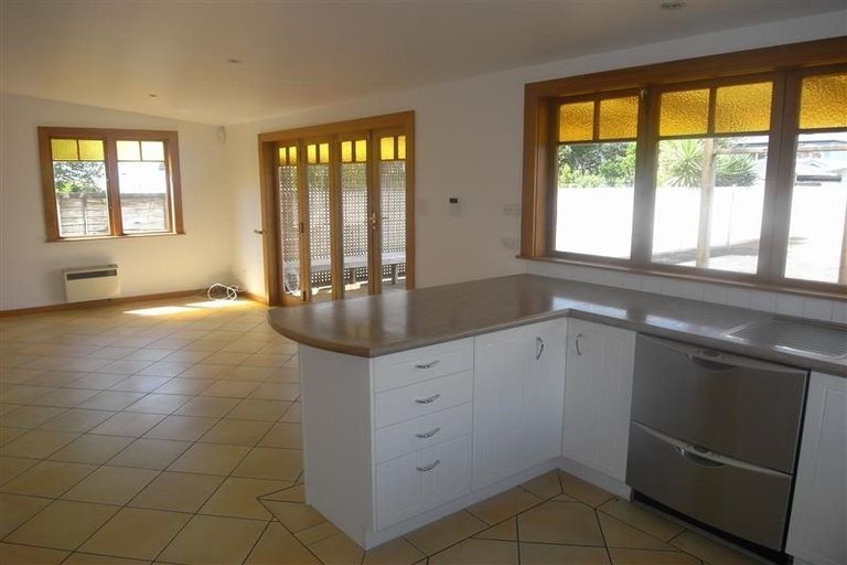 Photo of property in 37 Walmer Road, Point Chevalier, Auckland, 1022