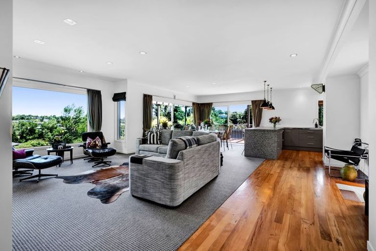 Photo of property in 117 Poplar Grove, Whalers Gate, New Plymouth, 4310