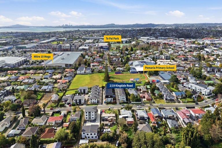 Photo of property in 2/19 Kingdale Road, Henderson, Auckland, 0610