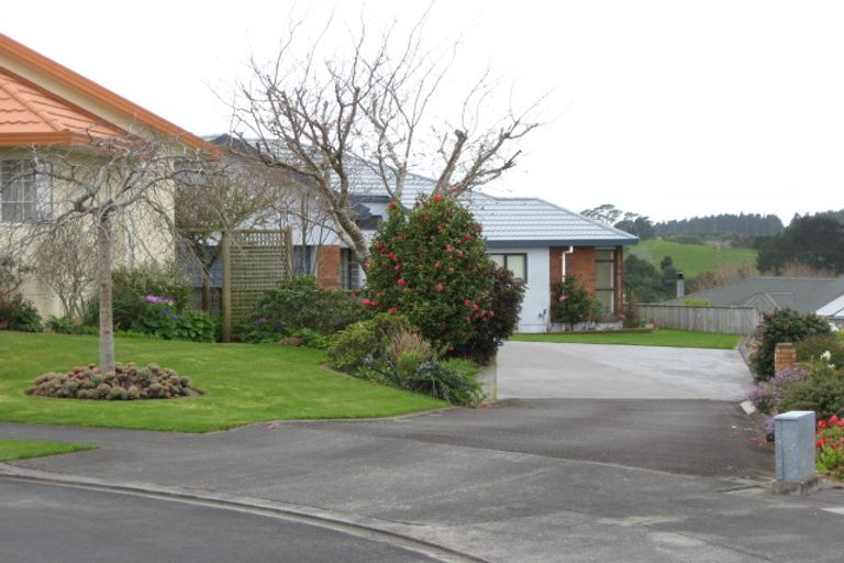 Photo of property in 1/16 Sandel Rise, Merrilands, New Plymouth, 4312