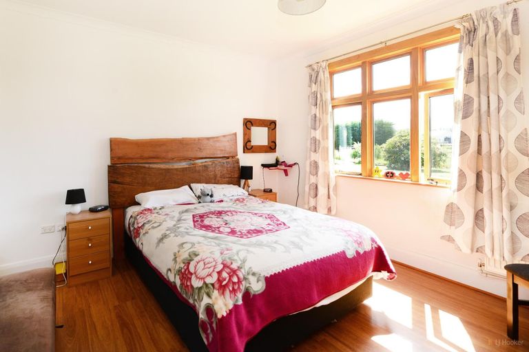 Photo of property in 19 Mount John Road, Waimate, 7977