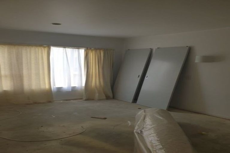 Photo of property in 1/2 Tainui Terrace, Mangere Bridge, Auckland, 2022