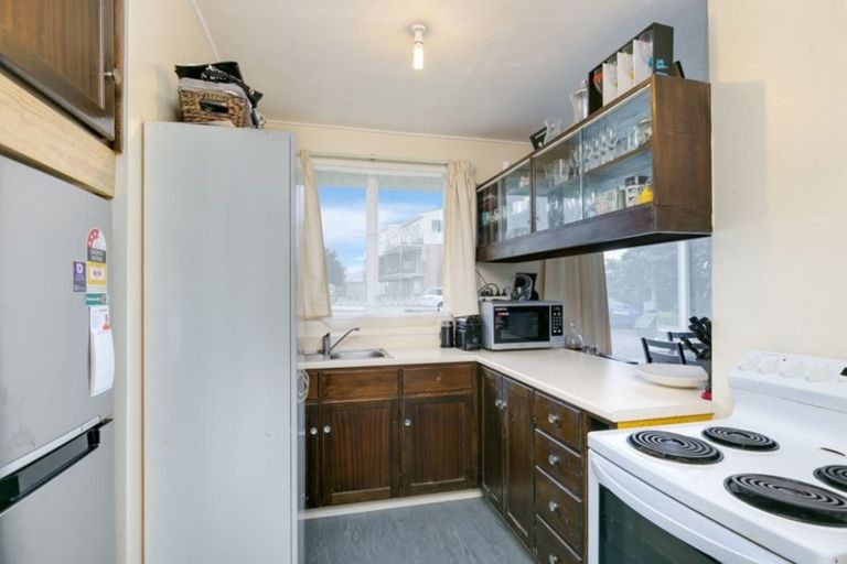 Photo of property in 34 Duchess Place, Maupuia, Wellington, 6022