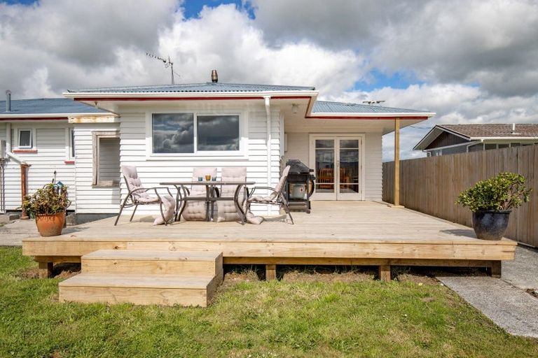 Photo of property in 104 Pipiroa Road, Ngatea, 3503