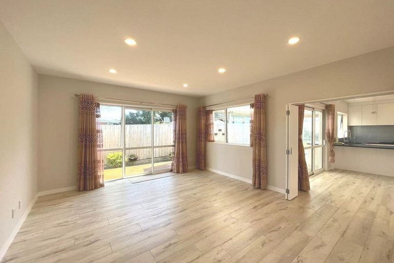 Photo of property in 14a Bridge Avenue, Te Atatu South, Auckland, 0610