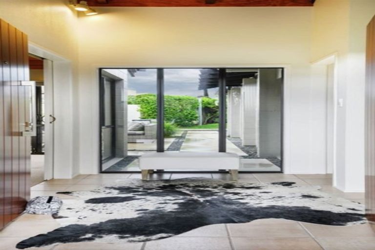 Photo of property in 14 Fielding Crescent, Farm Cove, Auckland, 2012