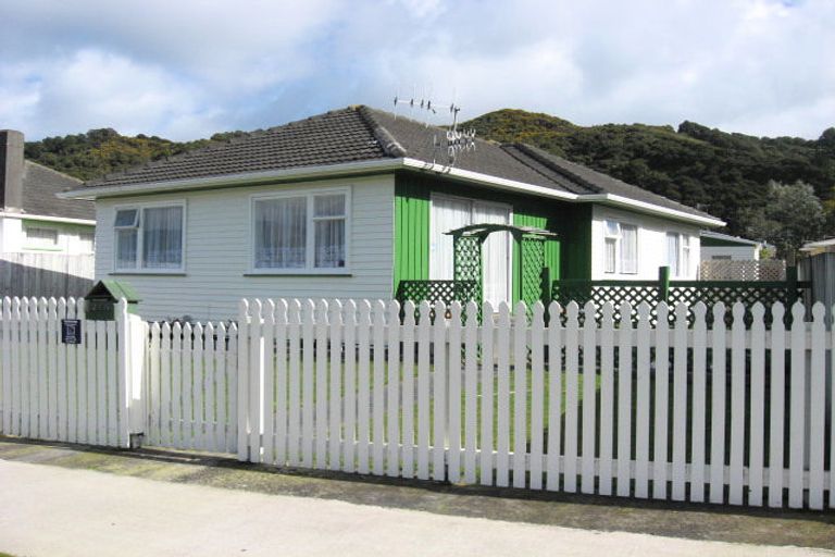 Photo of property in 245 Wellington Road, Wainuiomata, Lower Hutt, 5014