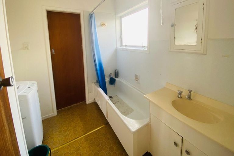 Photo of property in 142 Old Farm Road, Hamilton East, Hamilton, 3216