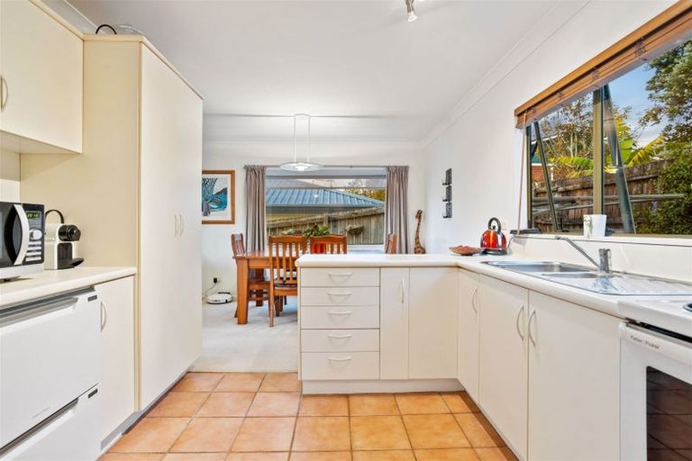 Photo of property in 30a Captain Scott Road, Glen Eden, Auckland, 0602