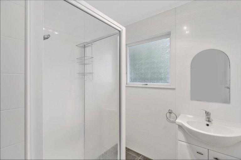 Photo of property in 2/386 Great South Road, Opaheke, Papakura, 2113