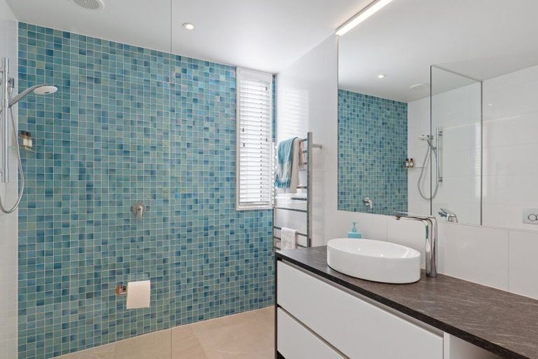 Photo of property in 117 Main Road, Redcliffs, Christchurch, 8081