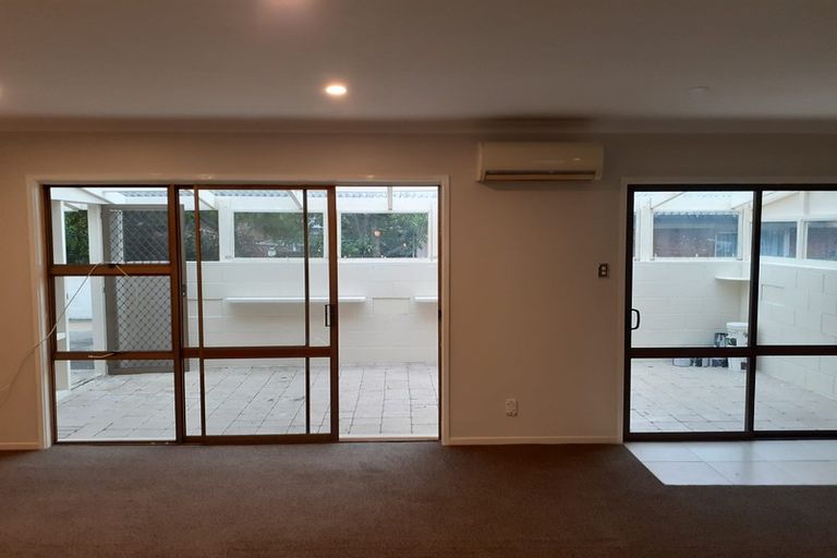 Photo of property in 2/54 Ray Small Drive, Pahurehure, Papakura, 2113