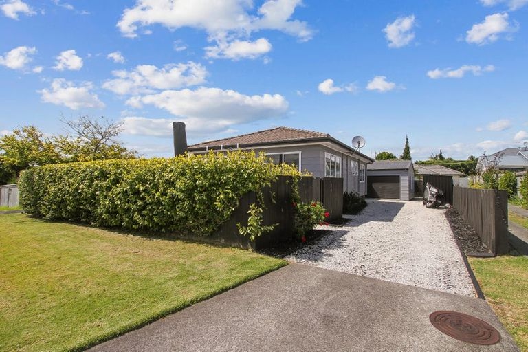 Photo of property in 25 Crispe Road, Clarks Beach, 2122