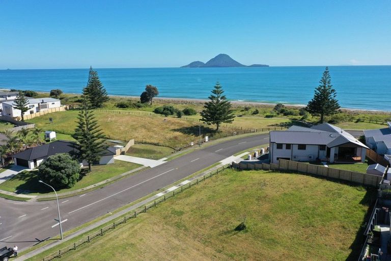 Photo of property in 2 Pacific Parade, Coastlands, Whakatane, 3120