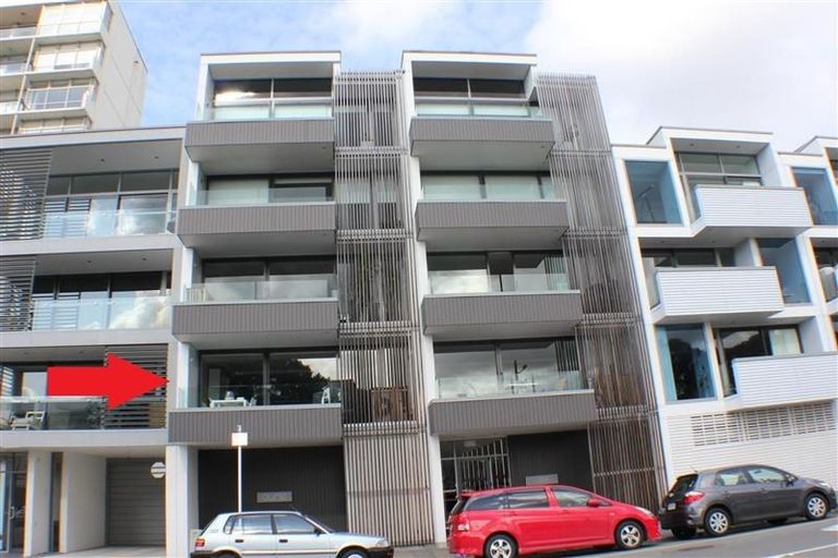 Photo of property in Dune, 2a/138 Oriental Parade, Oriental Bay, Wellington, 6011