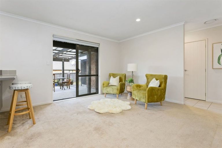 Photo of property in 35 Cabeleigh Drive, Helensville, 0800