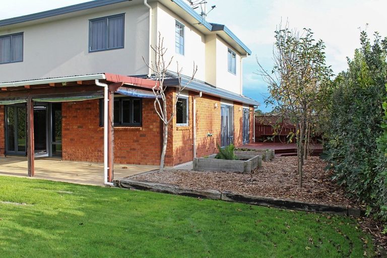 Photo of property in 153 Ruapehu Drive, Fitzherbert, Palmerston North, 4410