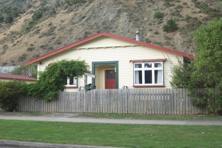 Photo of property in 4 Tilley Road, Paekakariki, 5034