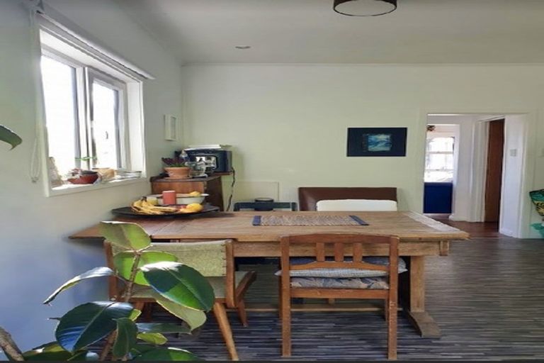 Photo of property in 56 Shelly Bay Road, Maupuia, Wellington, 6022