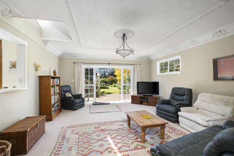 Photo of property in 190 Regent Street, Martinborough, 5711