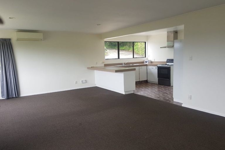Photo of property in 66 Miromiro Road, Normandale, Lower Hutt, 5010