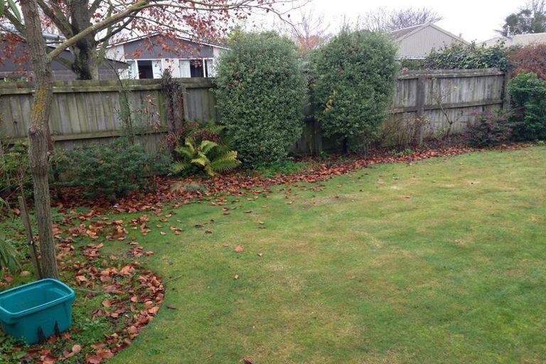 Photo of property in 348 Memorial Avenue, Burnside, Christchurch, 8053