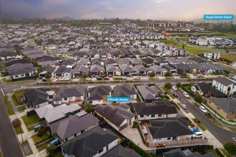 Photo of property in 8 Konoba Avenue, Kumeu, 0810