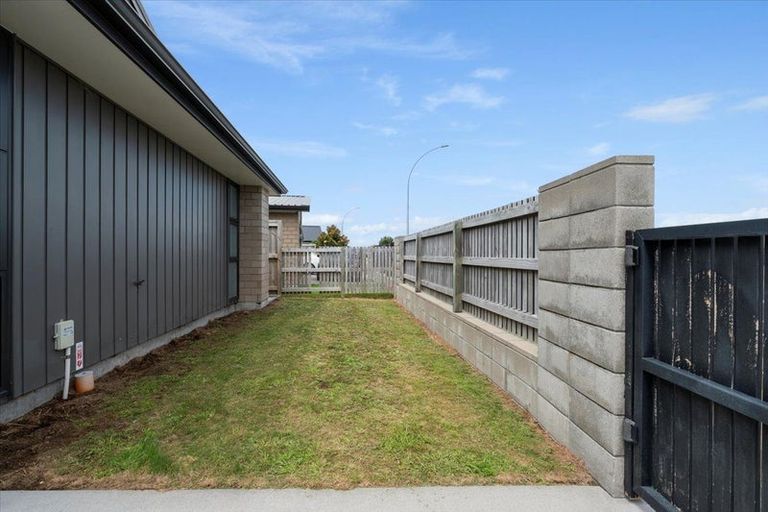 Photo of property in 225 Te Okuroa Drive, Papamoa, 3118