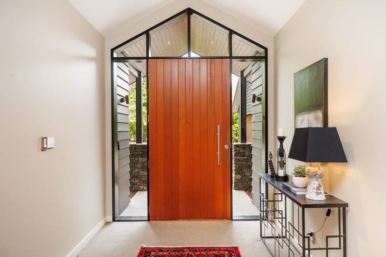 Photo of property in 7 Titirangi Drive, Fitzherbert, Palmerston North, 4471