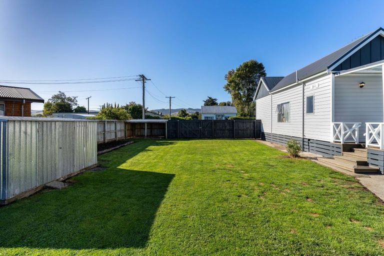 Photo of property in 2 Queen Street, Milton, 9220