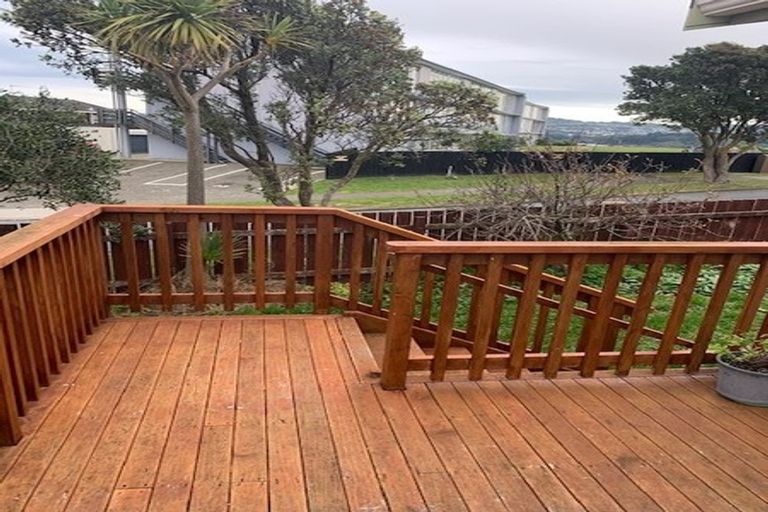 Photo of property in 18 Kaikoura Street, Maupuia, Wellington, 6022