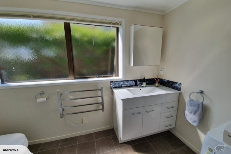 Photo of property in 10 Onetaunga Road, Chatswood, Auckland, 0626