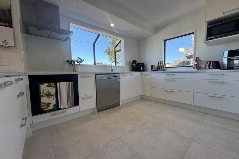 Photo of property in 2/21 White Heron Drive, Massey, Auckland, 0614