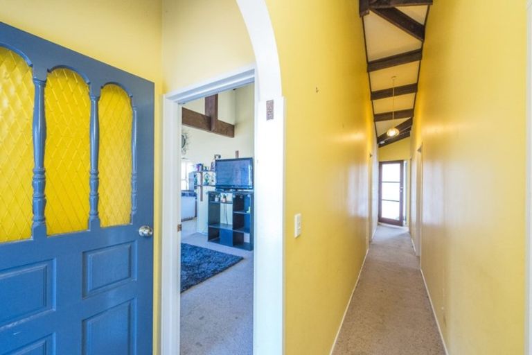 Photo of property in 104 Hinau Street, Castlecliff, Whanganui, 4501