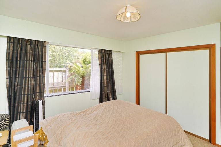 Photo of property in 2/23 Crofton Road, Harewood, Christchurch, 8051