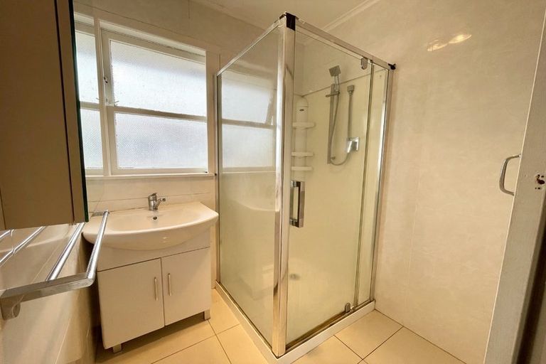 Photo of property in 1/5 Ti Rakau Drive, Pakuranga, Auckland, 2010