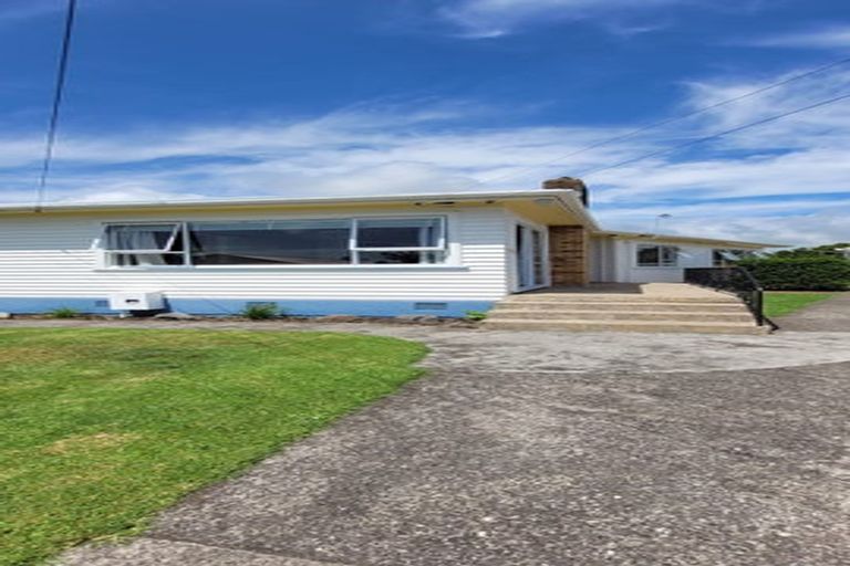 Photo of property in 7 Margaret Place, Merrilands, New Plymouth, 4312