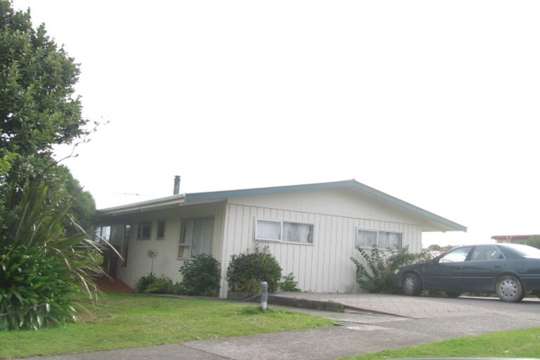 Photo of property in 8 Toporoa View, Ascot Park, Porirua, 5024