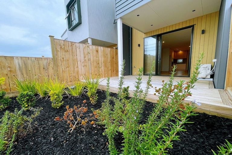 Photo of property in 29 Tieke Lane, Massey, Auckland, 0614